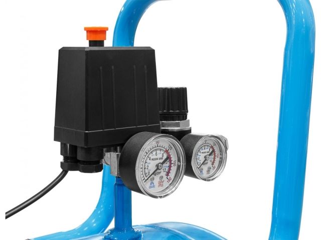 Компрессор DGM AC-6100LD безмасляный (450 л/мин, 8 атм, коаксиальный, безмасляный, электр. блок упр., ресив. 100 л, 230 В, 2,4 кВт) (DG2720-3)