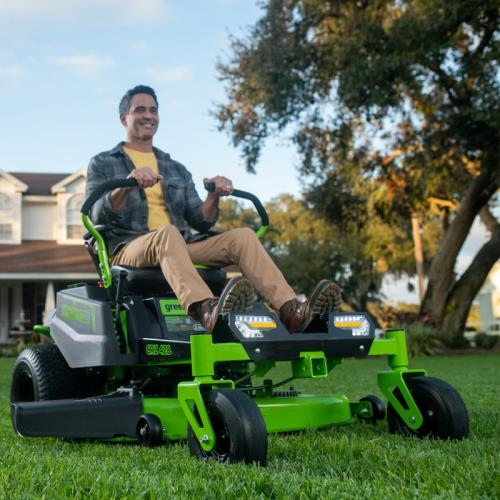 Райдер садовый Greenworks GC82ZT107 82V (107 см) Zero Turn CrossoverT аккумуляторный с нулевым радиусом разворота