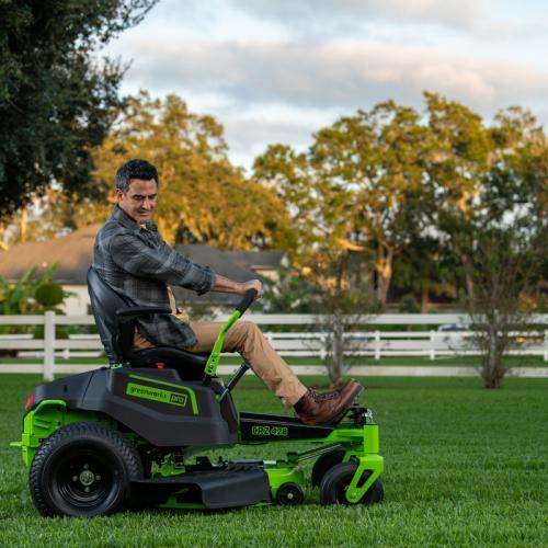 Райдер садовый Greenworks GC82ZT107 82V (107 см) Zero Turn CrossoverT аккумуляторный с нулевым радиусом разворота