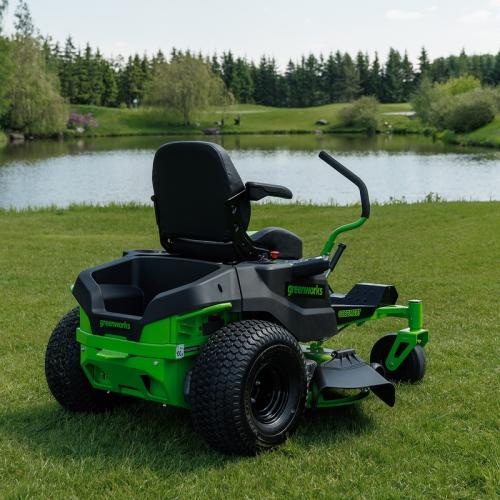 Райдер садовый Greenworks GC82ZT107 82V (107 см) Zero Turn CrossoverT аккумуляторный с нулевым радиусом разворота