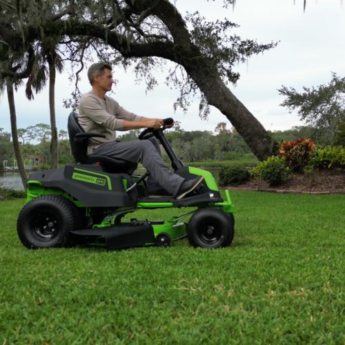 Трактор садовый Greenworks GC82LT107 82V (107 см) CrossoverT аккумуляторный